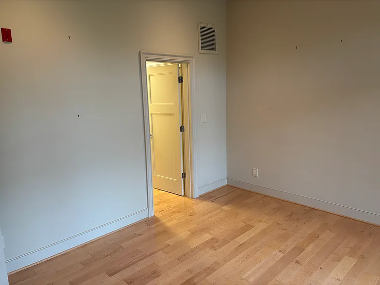 499 E High St #301 — Photo 4