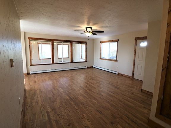 4th image of 15970 Holloway Ln