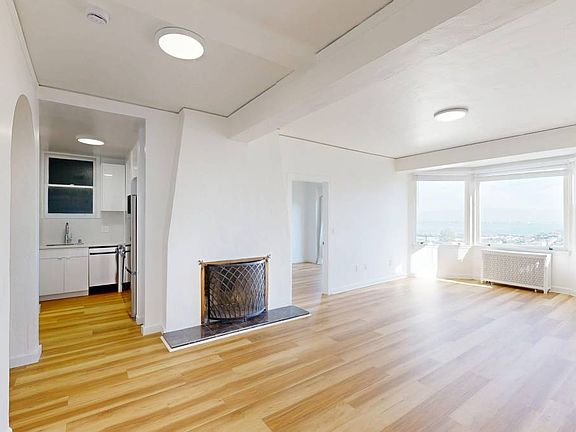 3rd image of 2240 Hyde St Unit 2