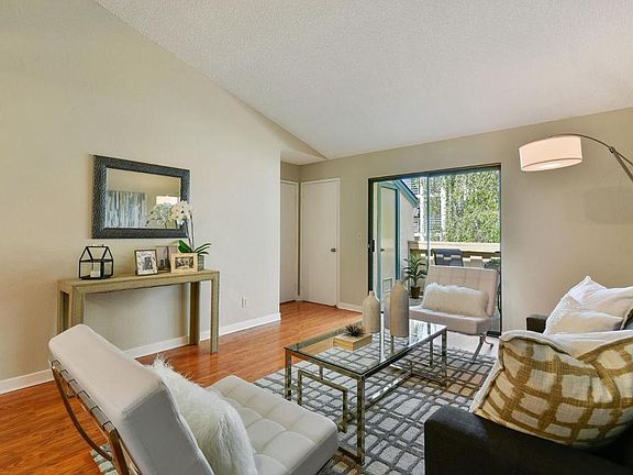 3rd image of 853 Woodside Way APT 233