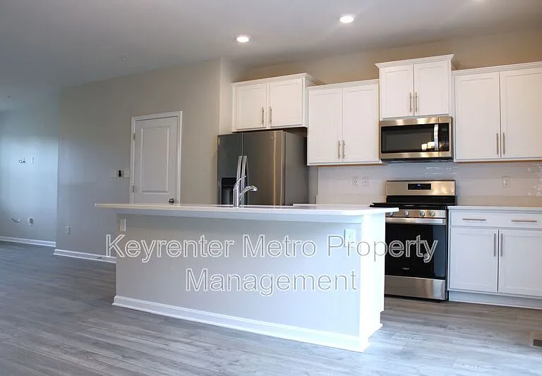 9818 Ruby Lockhart Blvd — Photo 15
