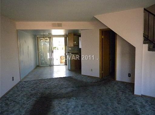 4th image of 525 Kristin Ln