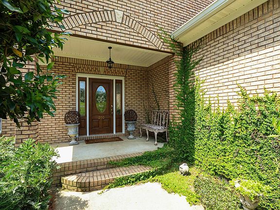 2nd image of 290 Hidden Lakes Ln