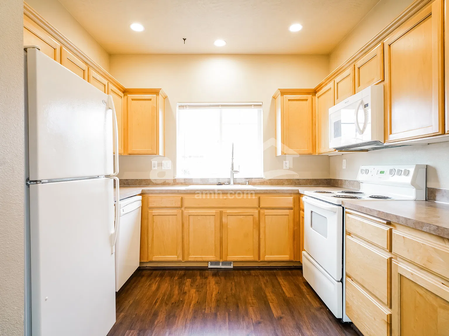 3 bed, 2.5 bath, 1962 sqft, $2,775 — Photo 4