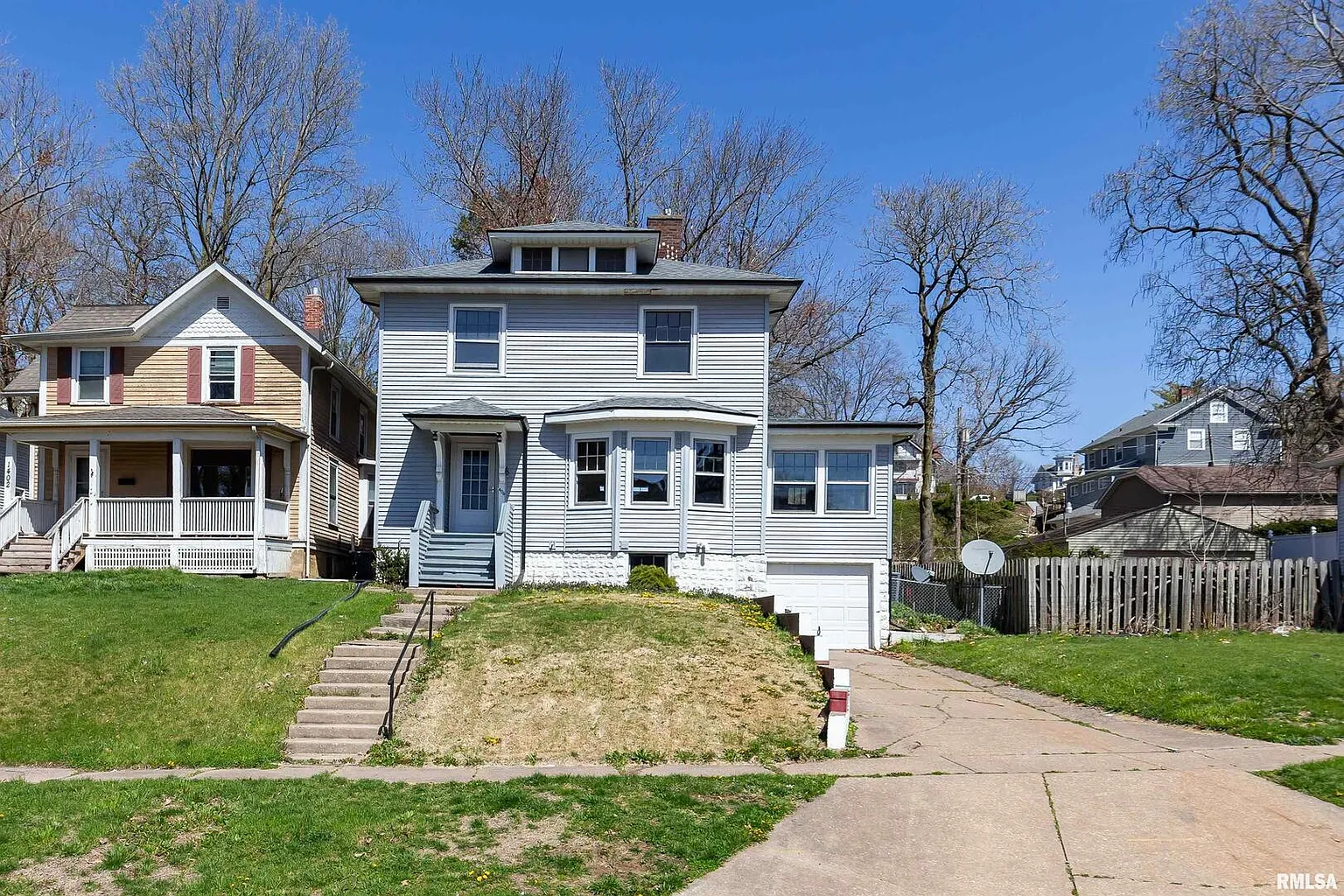 1406 E 9th St photo 1