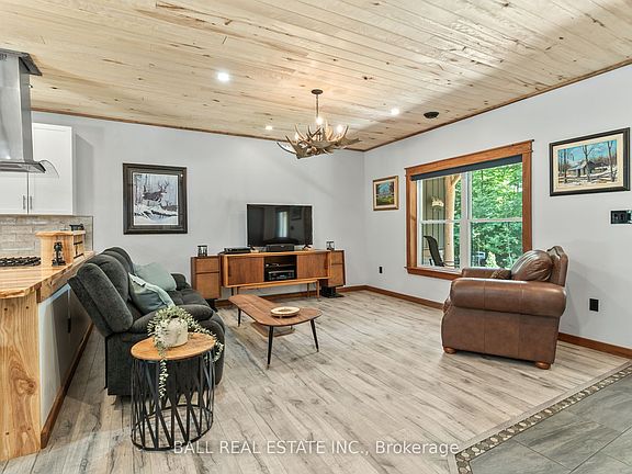 5th image of 2430 Hadlington Rd