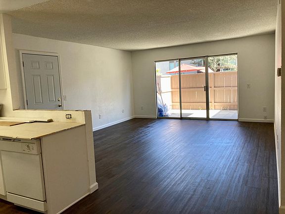 3rd image of 1082BA Cabrillo Park Dr