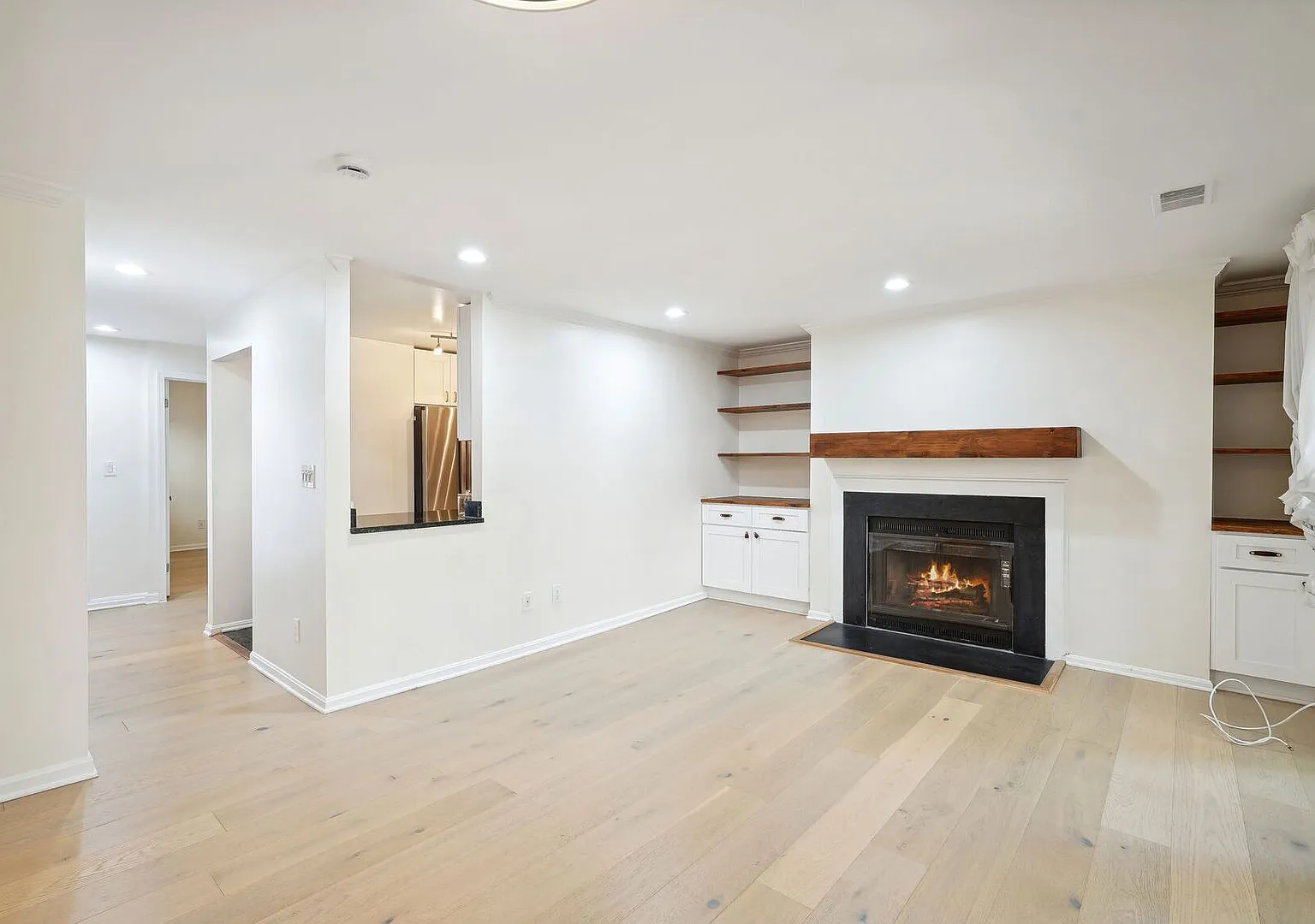 Prime West End/Foggy Bottom Luxury! Gorgeous 2BR/2BA with Private Outdoor Space + Included Parking! — Photo 4