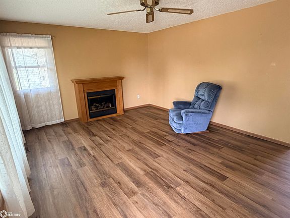 5th image of 801 Liberty Dr