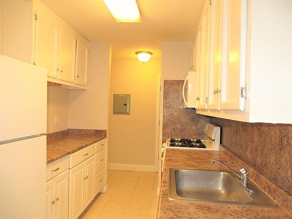 2nd image of 50B Shrewsbury Green Dr #50B