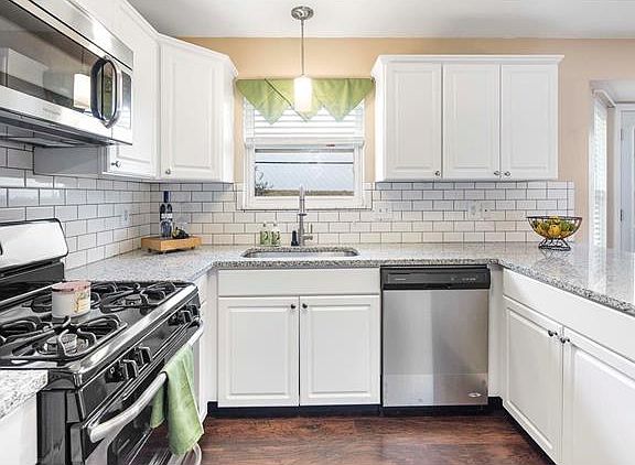 3rd image of 1285 Pinnacle Pointe Dr