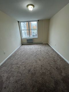 3rd image of 834 Courtlandt Ave APT 1