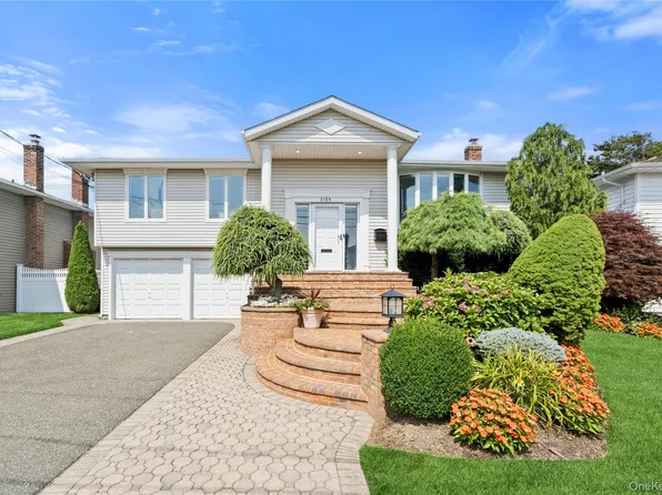 3105 Clubhouse Road, Merrick, NY 11566