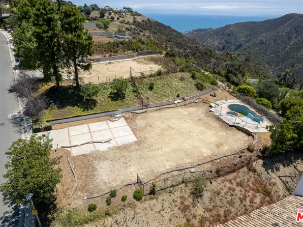 16756 Monte Hermoso Dr, Pacific Palisades, CA 90272