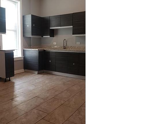 3rd image of 1635 S Komensky Ave #1