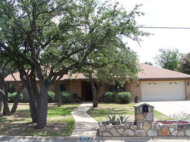 1st image of 213 Oakview Dr