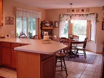 5th image of 208 Stonehenge Dr