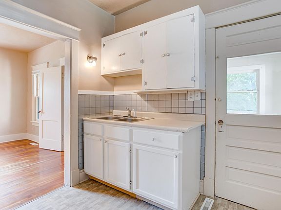 4th image of 409 W Olive Ave