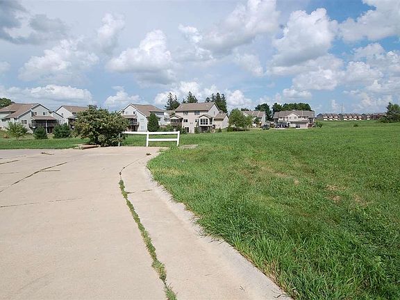 4th image of 1601 Ponds Edge Ct