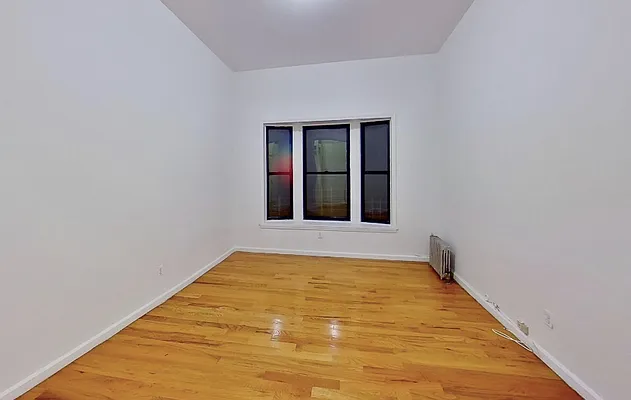 Rented by Reyes & Elsamad Real Estate Group | media 2