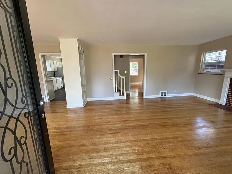 1637 Upland Rd — Photo 6