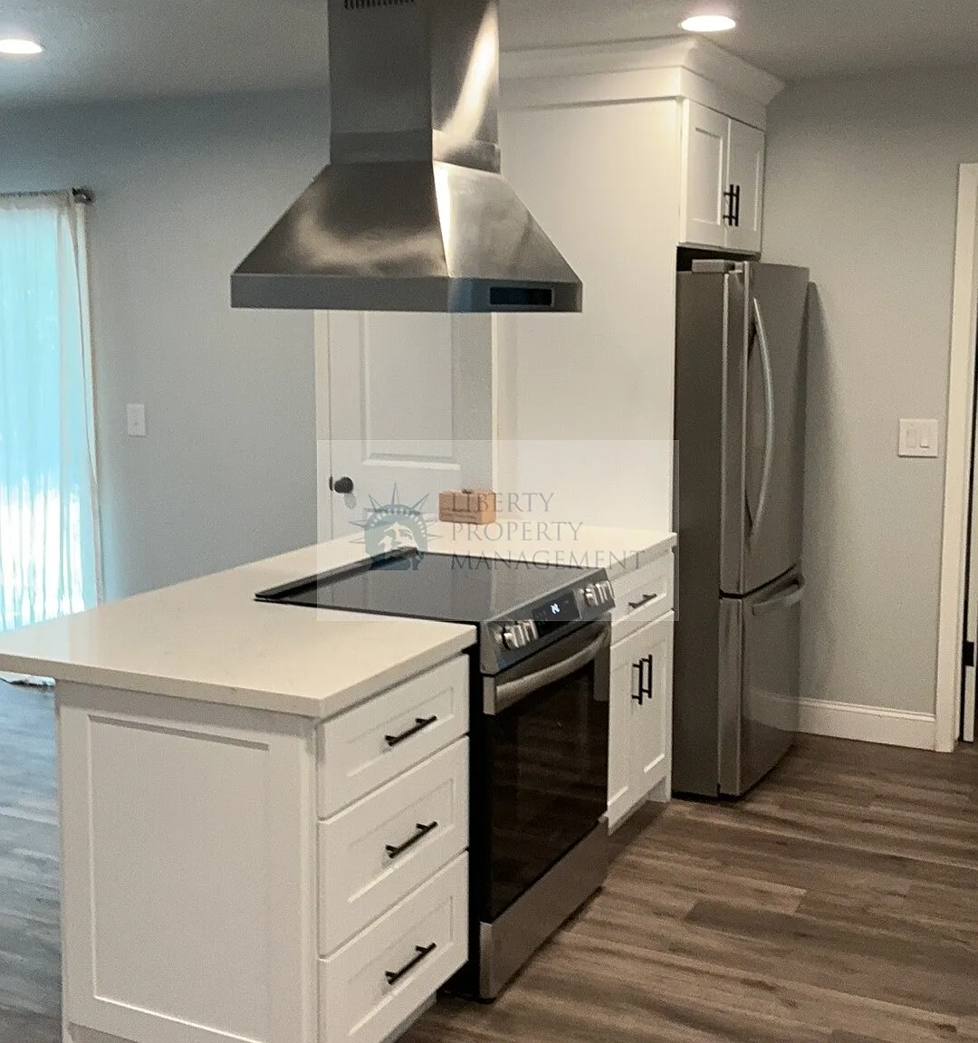 3 bed, 1519 sqft, $2,495 — Photo 3