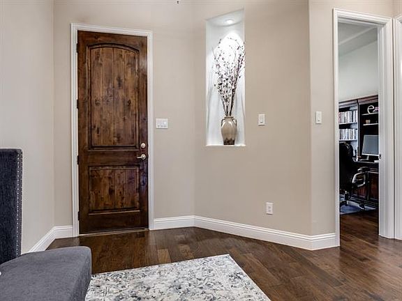 3rd image of 502 Pine Island Cir