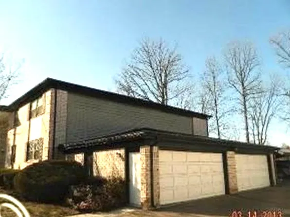 30050 Wildbrook Dr APT 203, Southfield, MI 48034