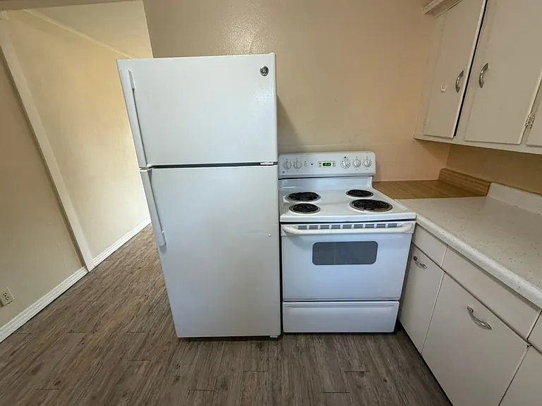 4229A SW 2nd Ave — Photo 5