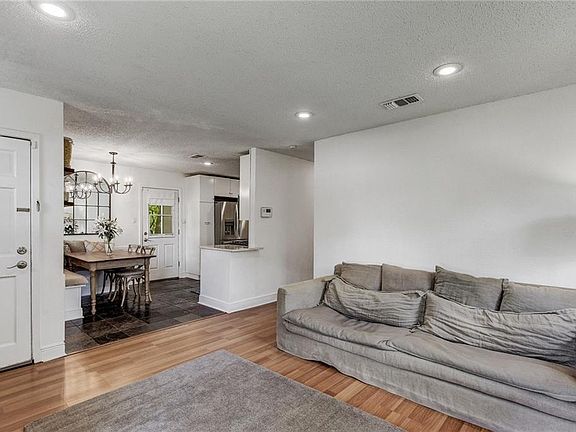 4th image of 4705 Englewood Dr