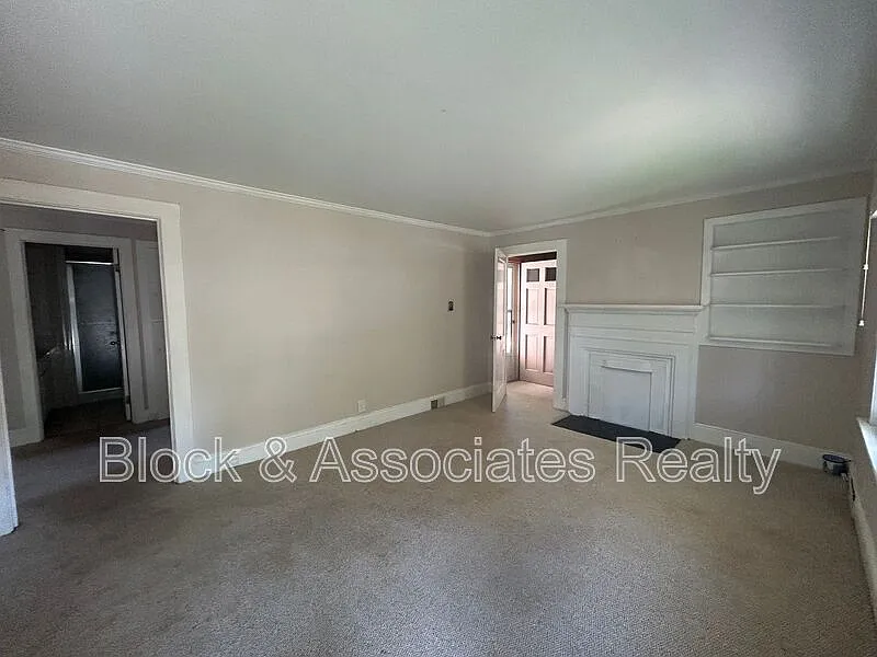 2 bed, 1.5 bath, 1030 sqft, $1,320 — Photo 2