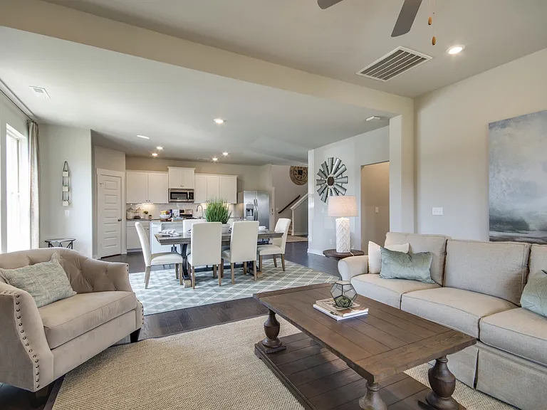 405 Irwin Way — Photo 4