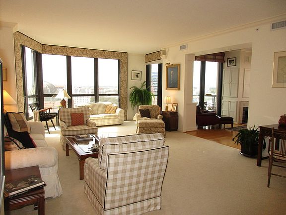 2nd image of 1 Beach Dr SE Unit 1614
