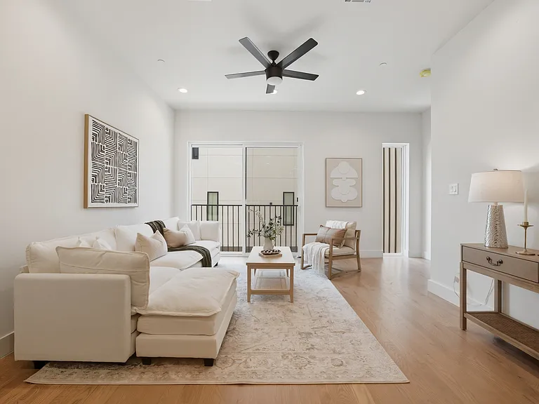 4517 Munger Ave #101 — Photo 25