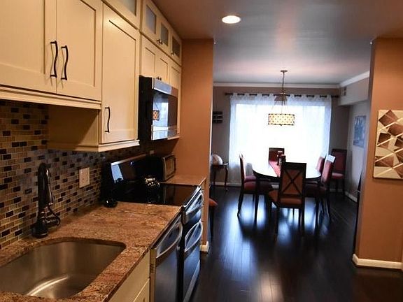 5th image of 11415 Commonwealth Dr #11415