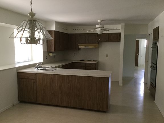 5th image of 9219 Roger Lee Ln