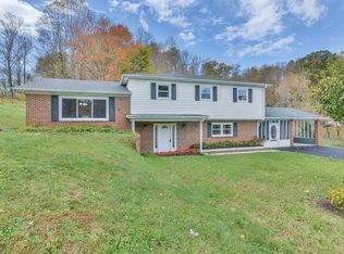 243 Taylor Ave, Elizabethton, TN 37643