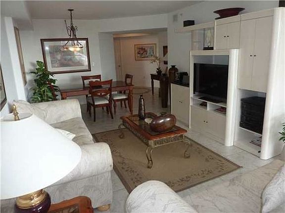 3rd image of 17275 Collins Ave APT 702