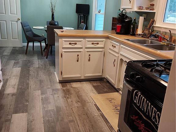 3rd image of 22417 Cox Rd