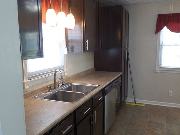 5th image of 2450 Edison Ave
