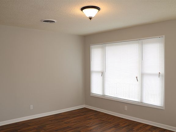 3rd image of 103 Star St
