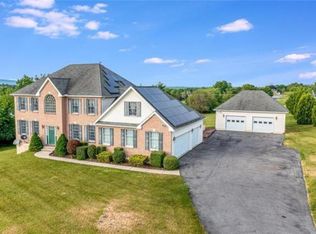 744 W High St, Nazareth, PA 18064