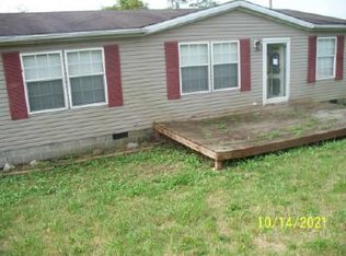 40 Courts Hill Rd, Foster, KY 41043