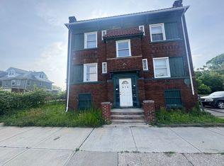 975 Parkwood, Cleveland, OH 44108