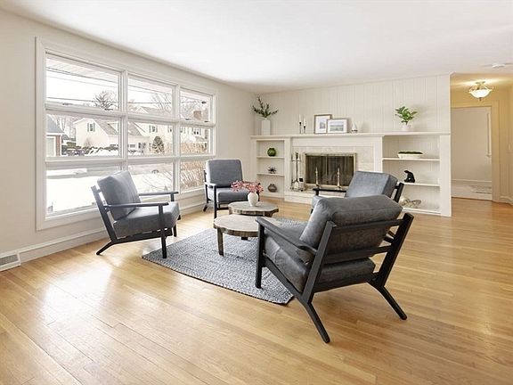 3rd image of 15 Alroy Rd