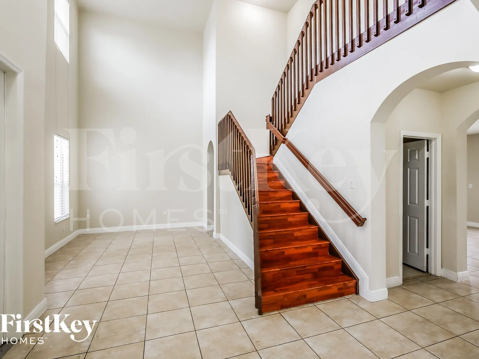 5 bed, 3.0 bath, 2772 sqft, $3,215 — Photo 2