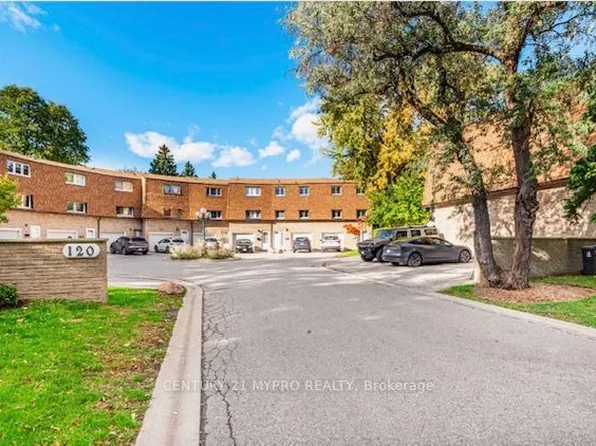 120 Beverly Glen Blvd #61, Toronto, ON M1W 1W6