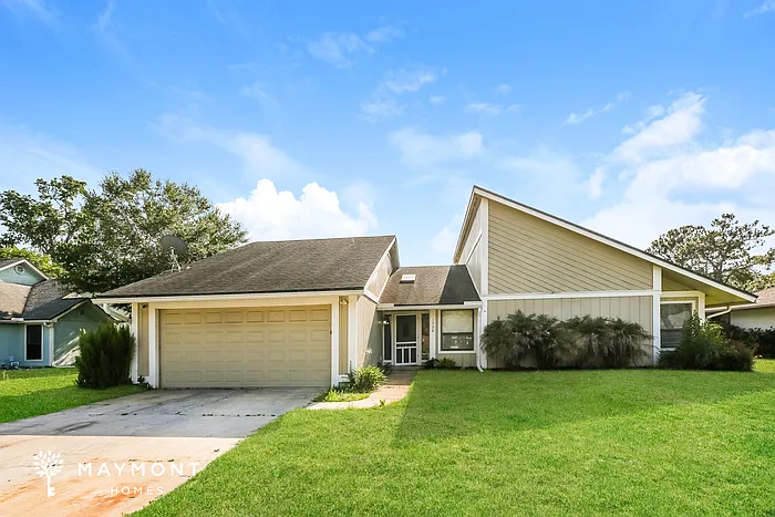 1728 Indian Springs Dr — Photo 1
