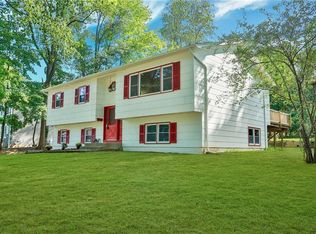 8 S Edsall Ave, Nanuet, NY 10954
