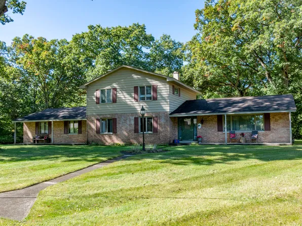 70820 N Driftwood Dr, Edwardsburg, MI 49112
